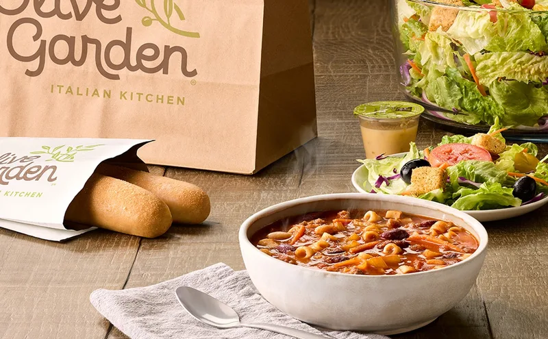 Olive Garden Lunch Soup, Salad & Breadsticks